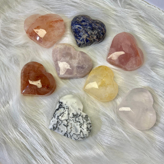 【About Love】Crystal Healing Heart Stone, suitable for display or carrying with you, with diverse patterns.