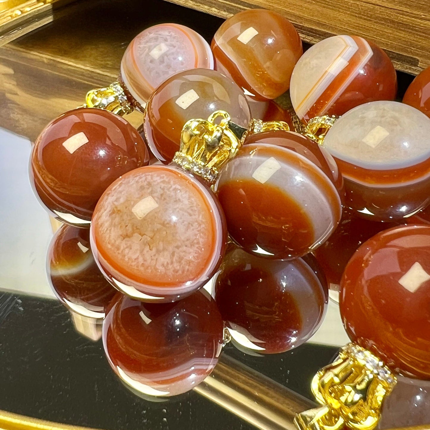 Red Band Agate Pendant morphological diversity